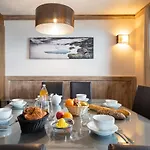Appart hôtel Des Neiges Hermine 4*