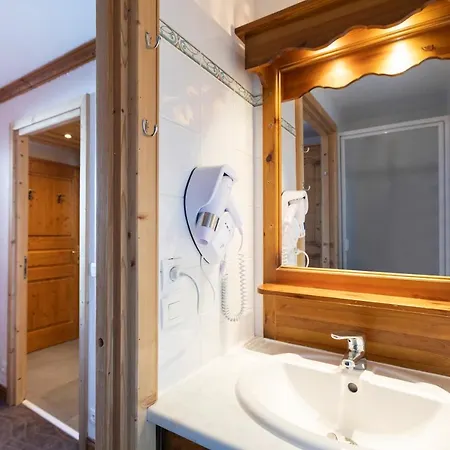 Ξενοδοχείο με διαμερίσματα Des Neiges Hermine